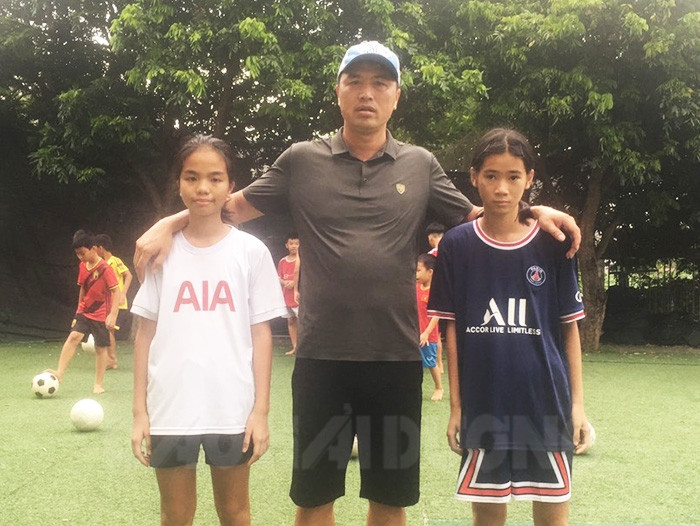 Nữ cầu thủ bóng đá người Cẩm Giàng được tuyển vào đội trẻ Việt Nam